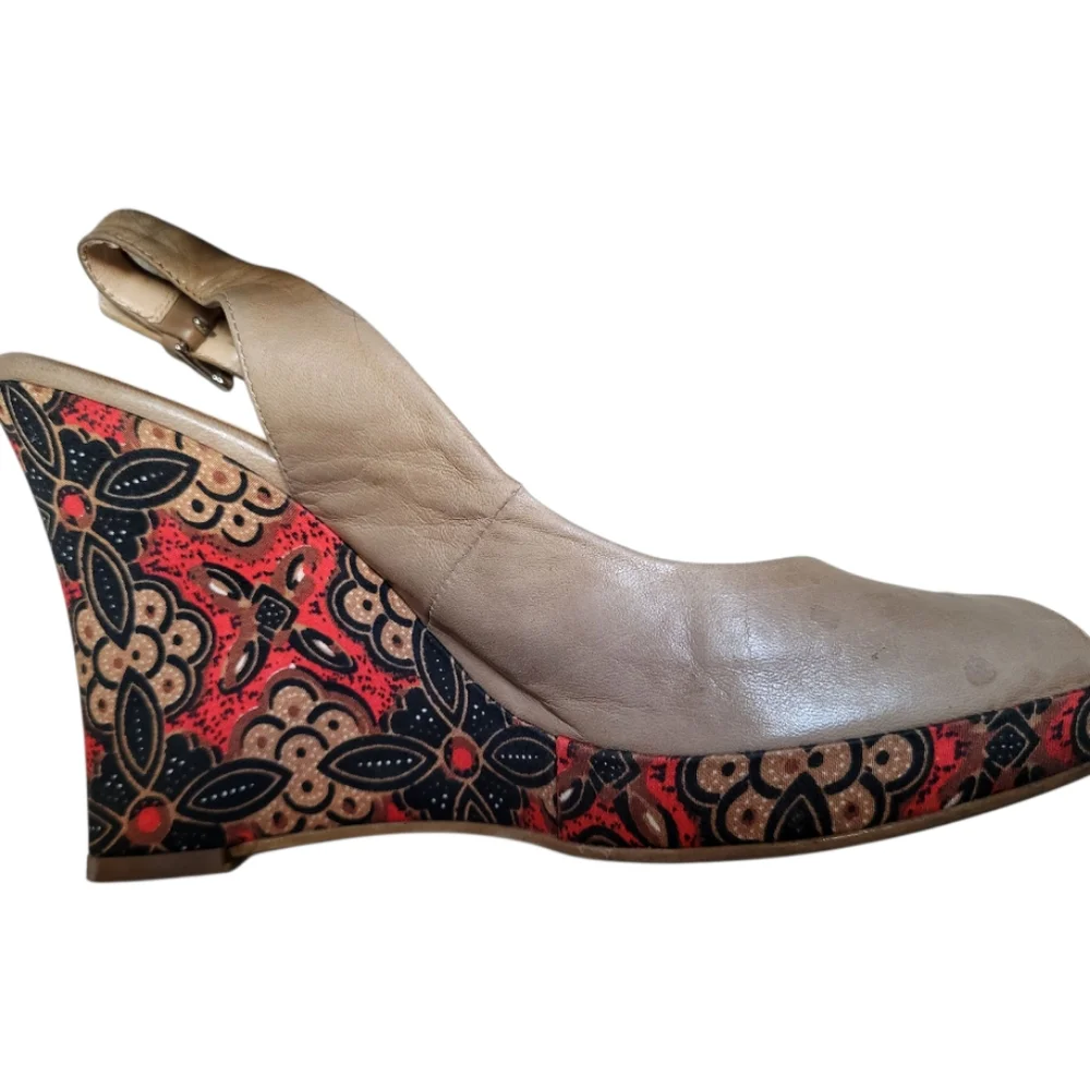 Rare Cristhelen B. Tan and Red Wedge Sandals with Peep-Toe Size 37 (USA 6.5-7)